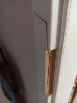How to repair a cracked door frame?