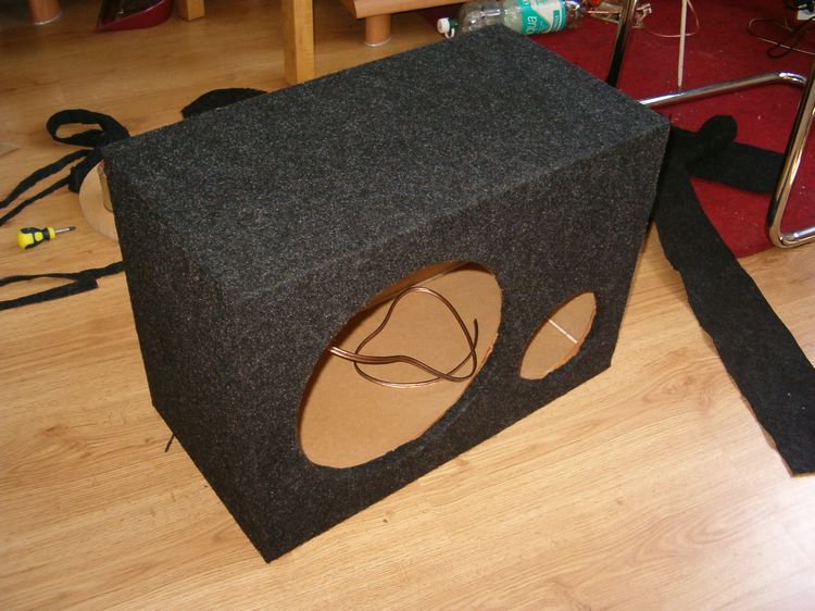 Subwoofer na STX GDN-30-300-4-AP