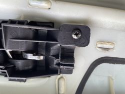 Passat B5 - klamka wewnętrzna nie otwiera drzwi, spada element A z mechanizmu
