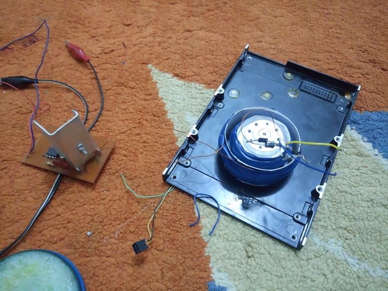 Spectral Clock - Propeller Clock