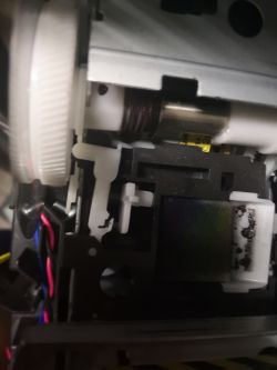 MFC-J5910DW - Papier za blisko zębatki, trzeszczenie, zdjęcia wnętrza