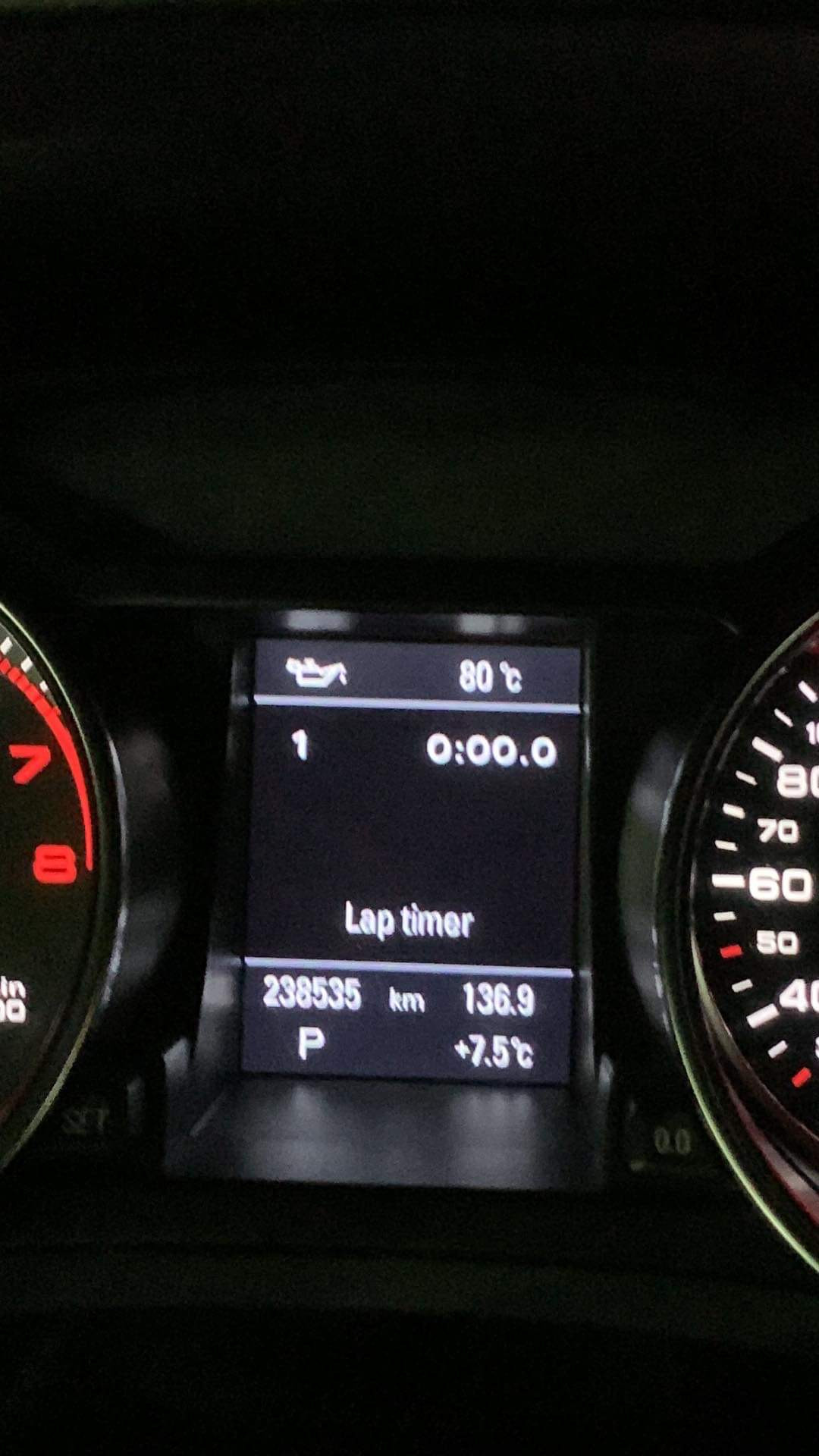Audi a5 3.2 FSI CALA Niewłaściwy odczyt temperatury oleju.