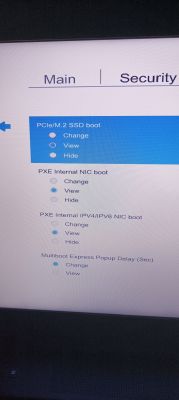 Ekran ustawień BIOS z opcjami rozruchu dla PCIe/M.2 SSD i sieci PXE.