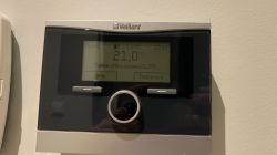 Sterownik Vaillant pokazujący temperaturę 21,0°C