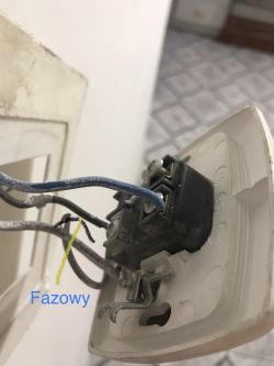 Faza znika przy włączeniu światła Faza znika przy włączeniu światła