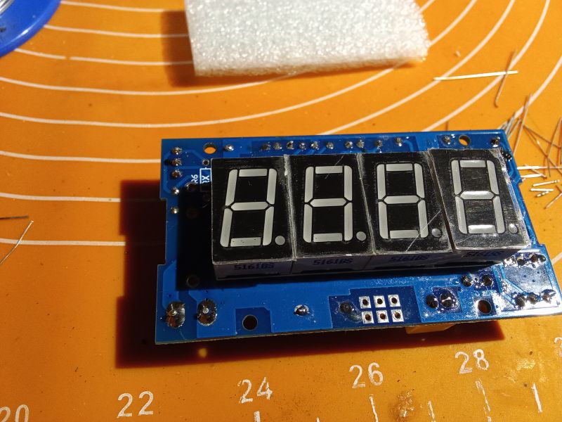 Jak złożyć woltomierz panelowy DIY z układem ICL 7107 z AliExpress? Sprawdzamy dokładność.