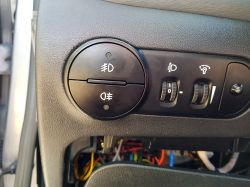 Hyundai i10 (PA) - Potrzebny opis pinów we włączniku świateł ogólnych i przeciwm