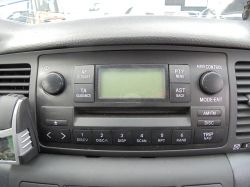 Jak wyjąć radio z Corolla E12 i czy możliwe jest słuchanie przez Bluetooth?