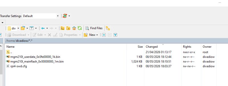 Okno klienta FTP z listą plików w /home/divadiow: dwa pliki .bin i rpi4-swd.cfg