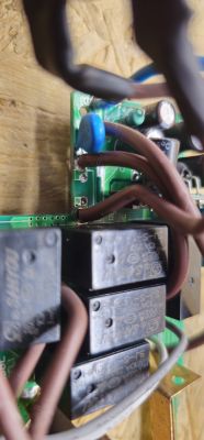 Szukam schematu listwy zasilającej na wifi HAMA - spalone komponenty