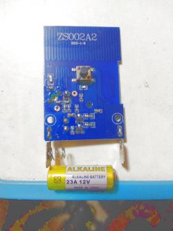 Moduł elektroniczny i bateria alkaliczna