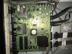 PHILIPS 42PFL8404H/12 - Miga dioda LED, TV próbuje wstać i na moment się zapala.