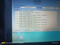 Screenshot of a VCDS diagnostic screen with vehicle error codes.