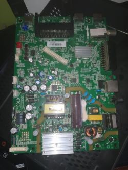 Płyta główna 40-MT31EPA-MAC2HG z komponentami elektronicznymi i złączami