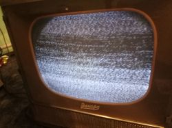 Telewizor Rekord ZSRR - Brak śnieżenia, bardzo cichy szum