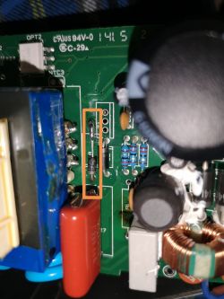 Ctek MXS 7.0 - Oderwany element od płyty, poszukiwanie miejsca montażu