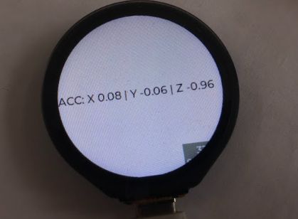 Okrągły ekran ESP32-S3-Touch-LCD-1.28 wyświetlający dane akcelerometru X, Y i Z.