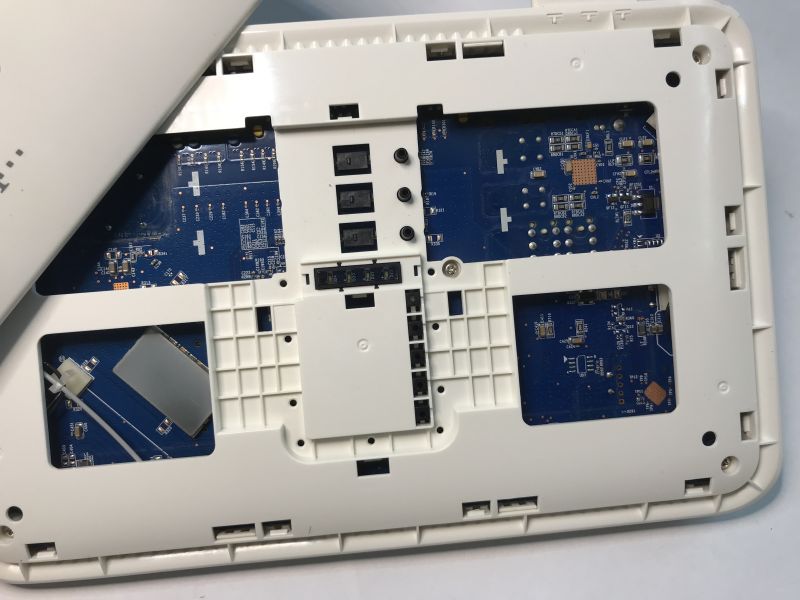 Wnętrze routera ADSL Wi-Fi Telekom Speedport W724V 2013