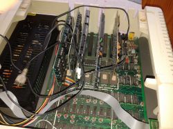 Stary klon Apple II nie uruchamia się - brak oznaczeń, losowe znaki