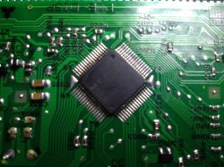Mitsubishi Colt 2006 - Fixing Intermittent Display Issues with Soldering and IPA