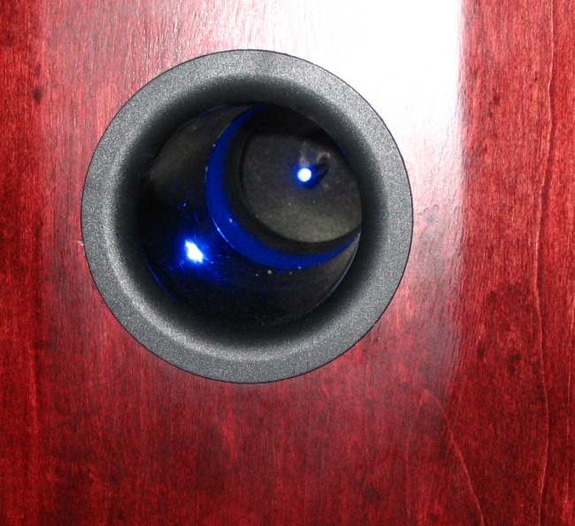Subwoofer "tower" na Tonsilu GDN 20/80/2 Subwoofer "tower" na Tonsilu GDN 20/80/2