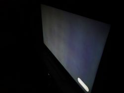 Philips 65PUS7303 - Czarne, jasne plamy na matrycy TV.