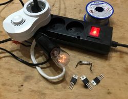 Prosty ściemniacz gniazdkowy - wnętrze i naprawa - Mumbi m-SD100