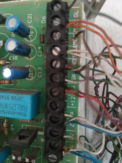 Zwarcie elektrozaczepu w linii unifonu interkomowego Urmet 1131/1 Zwarcie elektrozaczepu w linii unifonu interkomowego Urmet 1131/1