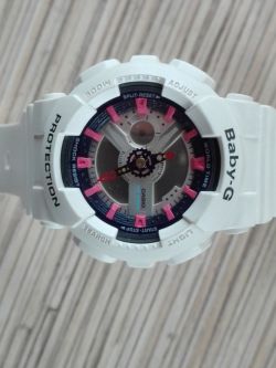 Jak zdjąć blaszkę z baterii w zegarku Casio Baby-G Protection?