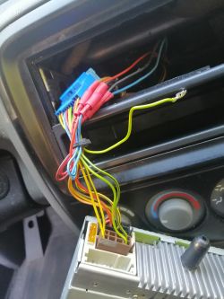 Podłączenie caraudio bez wzmacniacza - jak przywrócić fabryczne ustawienia?