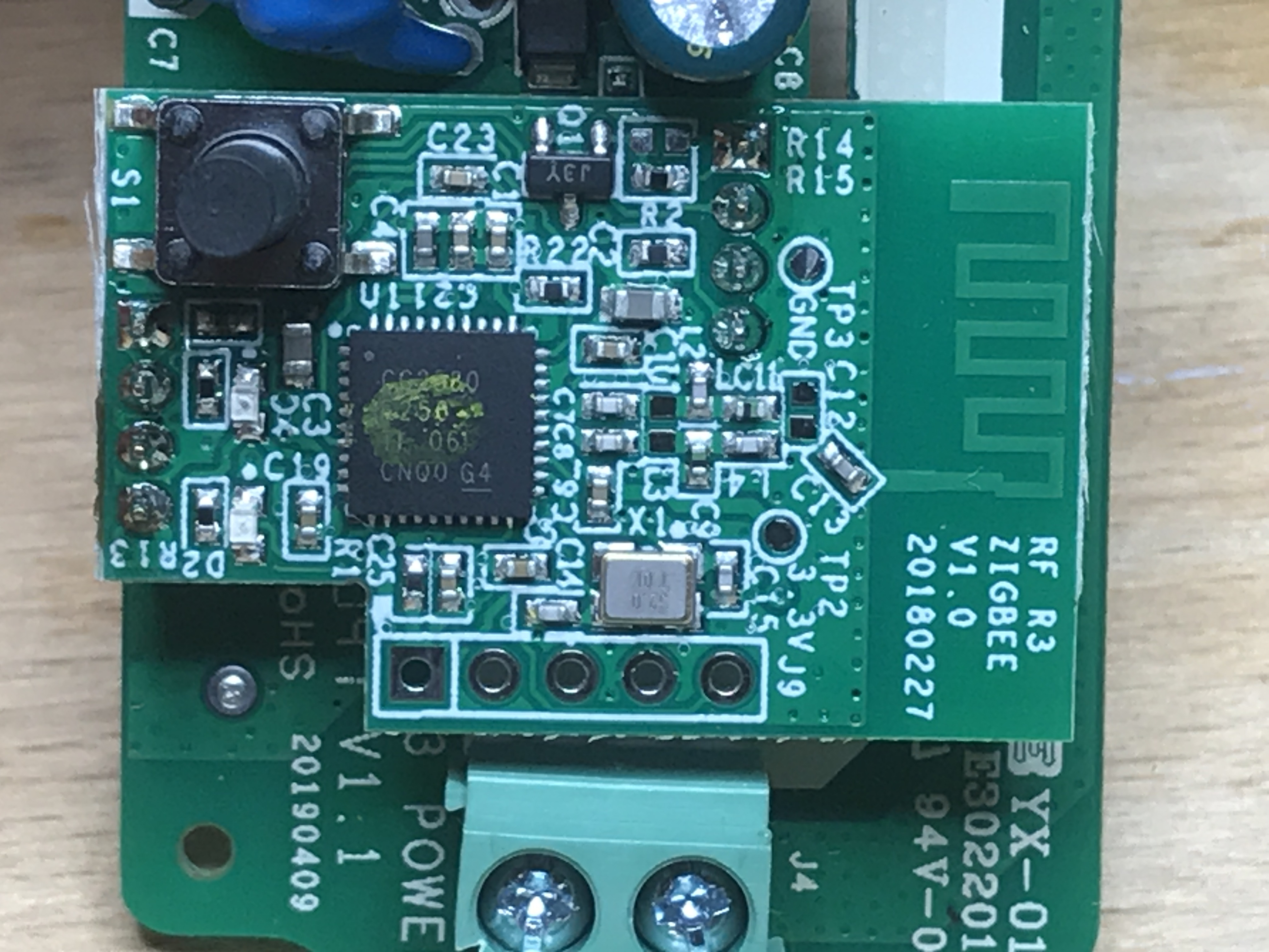 Sonoff Basic ZBR3, the famous relay version for Zigbee. Interior, schematic