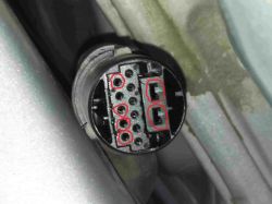 Astra G 99r X16XEL kombi - Jak rozebrać i wyjąć gniazdko wiązki drzwi tylnych?