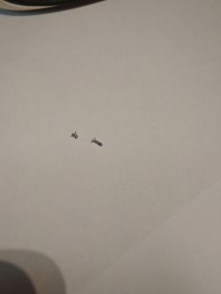 Jak wymienić wyświetlacz w iPhone SE? Jak wymienić wyświetlacz w iPhone SE?