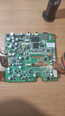 Płyta główna z widocznymi różnymi komponentami elektronicznymi oraz etykietą oznaczoną jako CDV-40NM VER 1.40.
