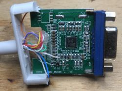 Wnętrze trzech różnych przejściówek Mini Display Port na VGA Wnętrze trzech różnych przejściówek Mini Display Port na VGA