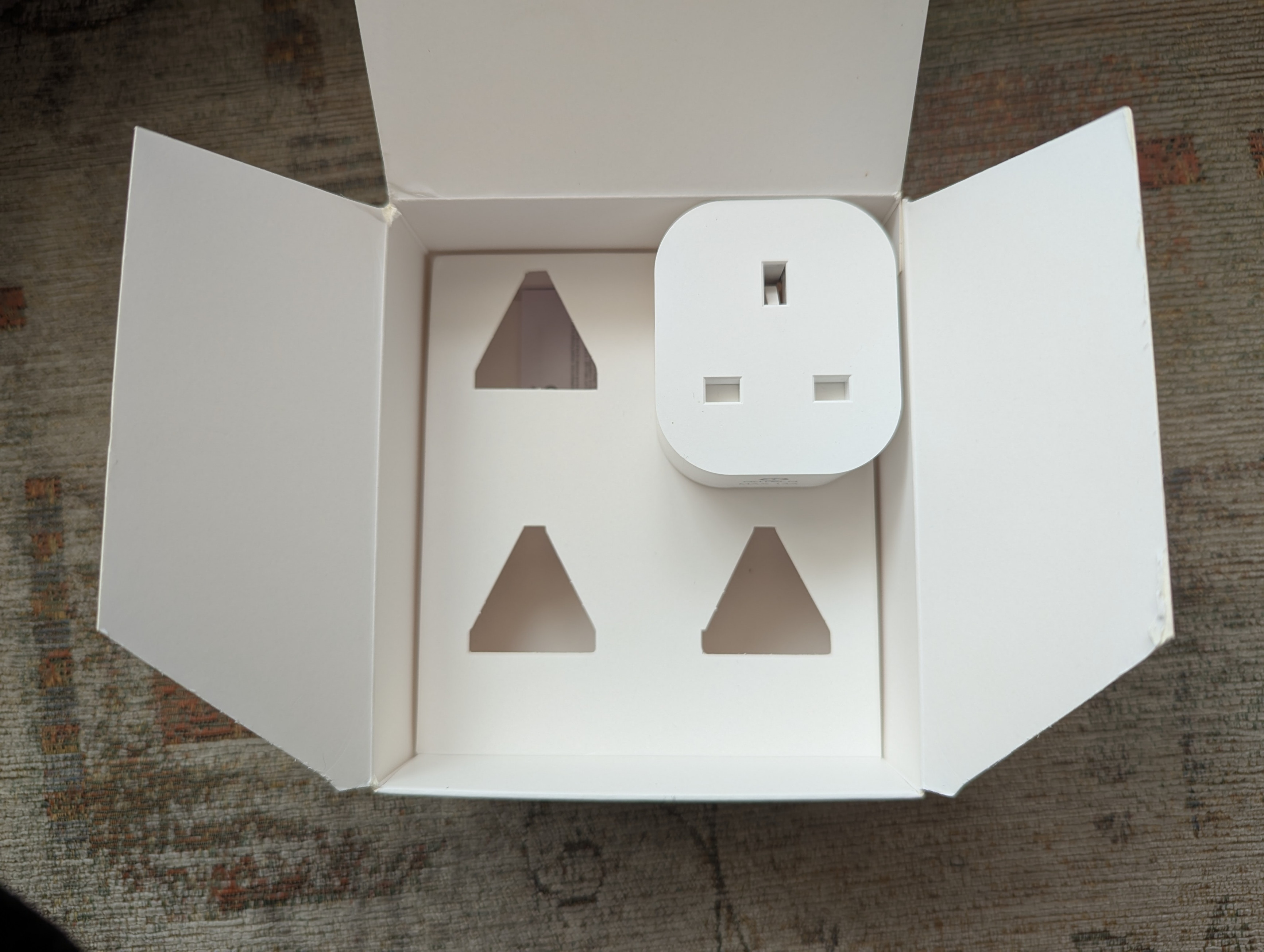 Tear down of Antela WiFi Smart Plug [F1s392-UK] (?/CB2S/BL0937)