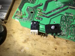 Wnętrze płyty indukcyjnej SilverCrest SDI 3500 B3, wykorzystanie części ze środka do DIY