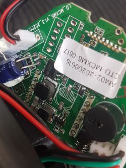 Hulajnoga Blackpunkt 608 - Kod Błędu 02, wymiana manetki, odłączony kondensator