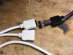 Pasek LED WiFi/IR - WX300P - tryb muzyczny - ukryte przyciski [W800-C400]