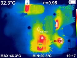Thermal image of electronic components with temperature readouts: max 46.3°C, min 20.8°C.