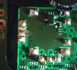 Jak naprawić ścieżkę w padzie Xbox One S po uszkodzeniu przy lutowaniu?