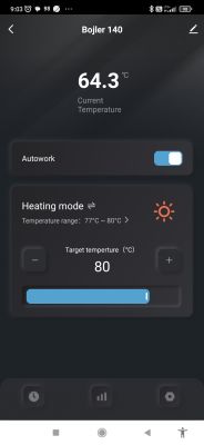 Zrzut ekranu aplikacji pokazującej temperaturę bojlera na 64,3°C.