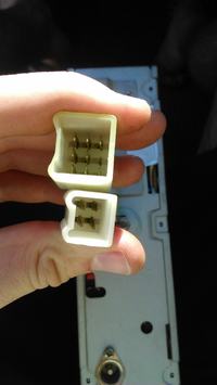 Jak podłączyć nowe radio i czy muszę kupić wtyk ISO?