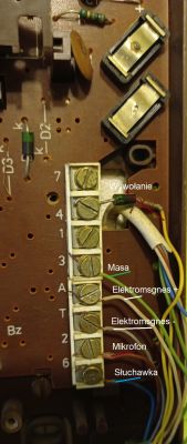 How many wires should a cable have for an intercom with a magnetic lock. and an 