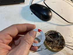 Jak sprawdzić sygnał komunikacji między centralką a kluczykiem kodowanym? Prosty tester