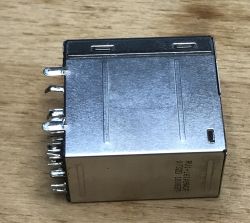 Wnętrze gniazd RJ45 ze zintegrowanym transformatorem sygnałowym Wnętrze gniazd RJ45 ze zintegrowanym transformatorem sygnałowym