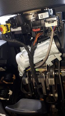 Jak dołożyć tempomat do VW Caddy 2012 1.6 TDI - potrzebne części?