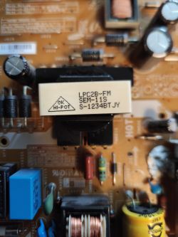 Samsung UE32EH4000 - nie włącza się, brak kontrolki