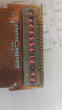 Kalkulator programowalny z MC14009, z ciągłą pamięcią programu i danych Kalkulator programowalny z MC14009, z ciągłą pamięcią programu i danych