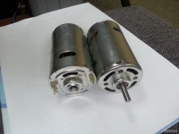 Poszukiwany silnik 12V DC do Pompy Centralnego zamka Mercedes ( W220) Poszukiwany silnik 12V DC do Pompy Centralnego zamka Mercedes ( W220)